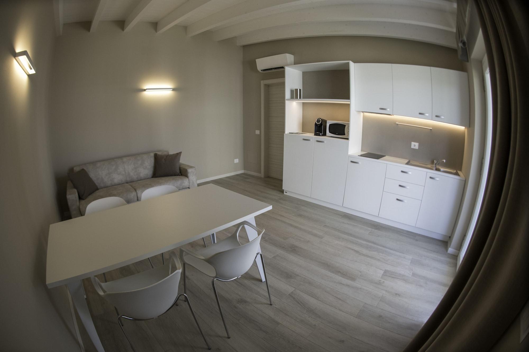 Aurora Aparthotel Пескьера-дель-Гарда Экстерьер фото