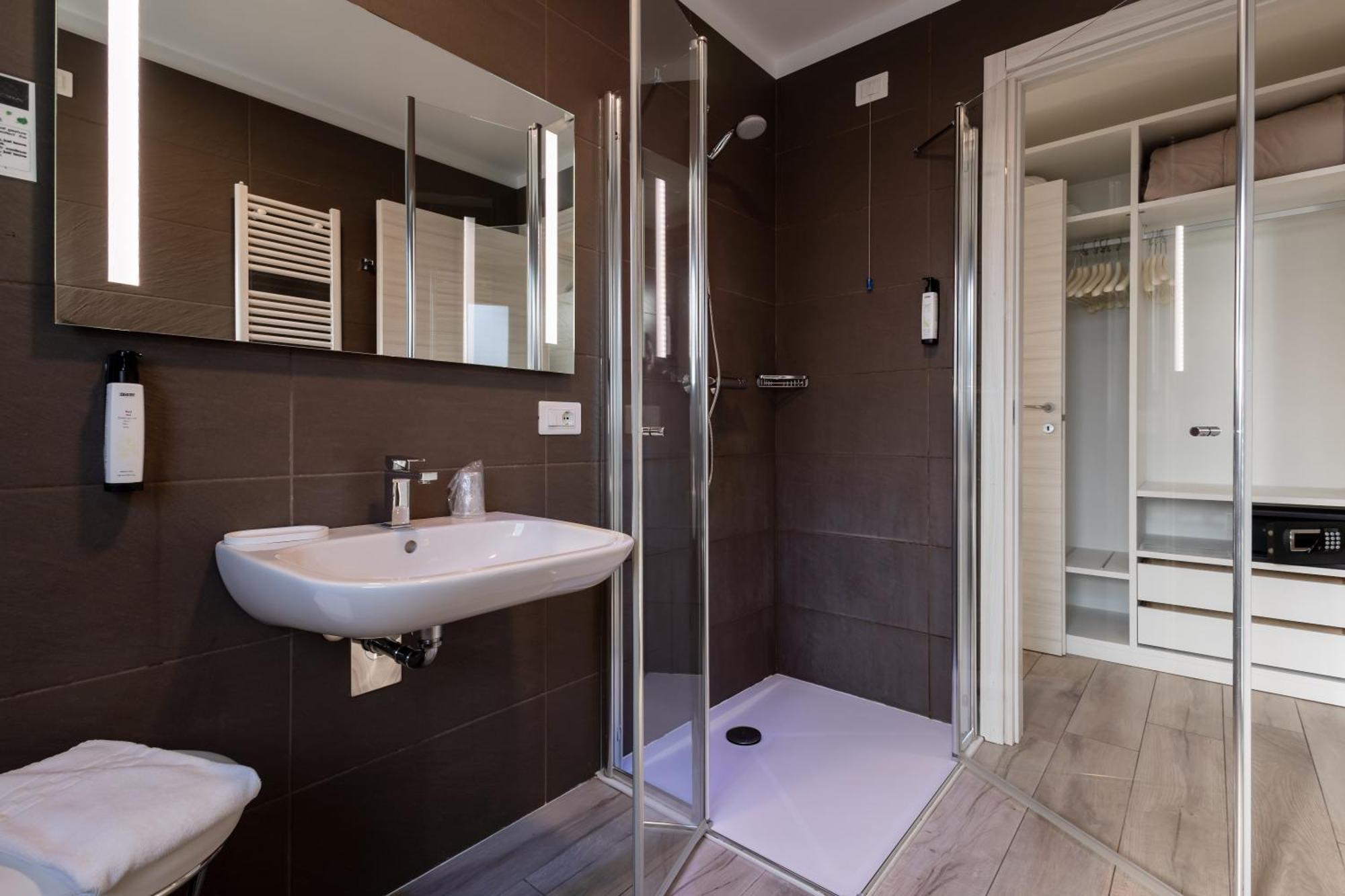 Aurora Aparthotel Пескьера-дель-Гарда Экстерьер фото