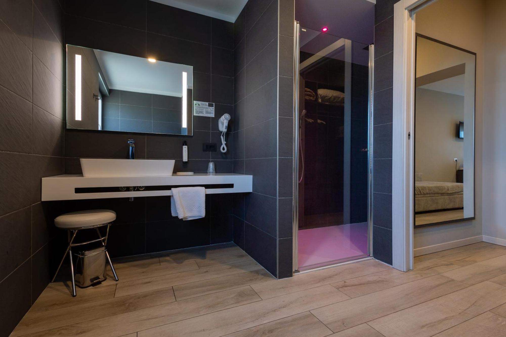 Aurora Aparthotel Пескьера-дель-Гарда Экстерьер фото