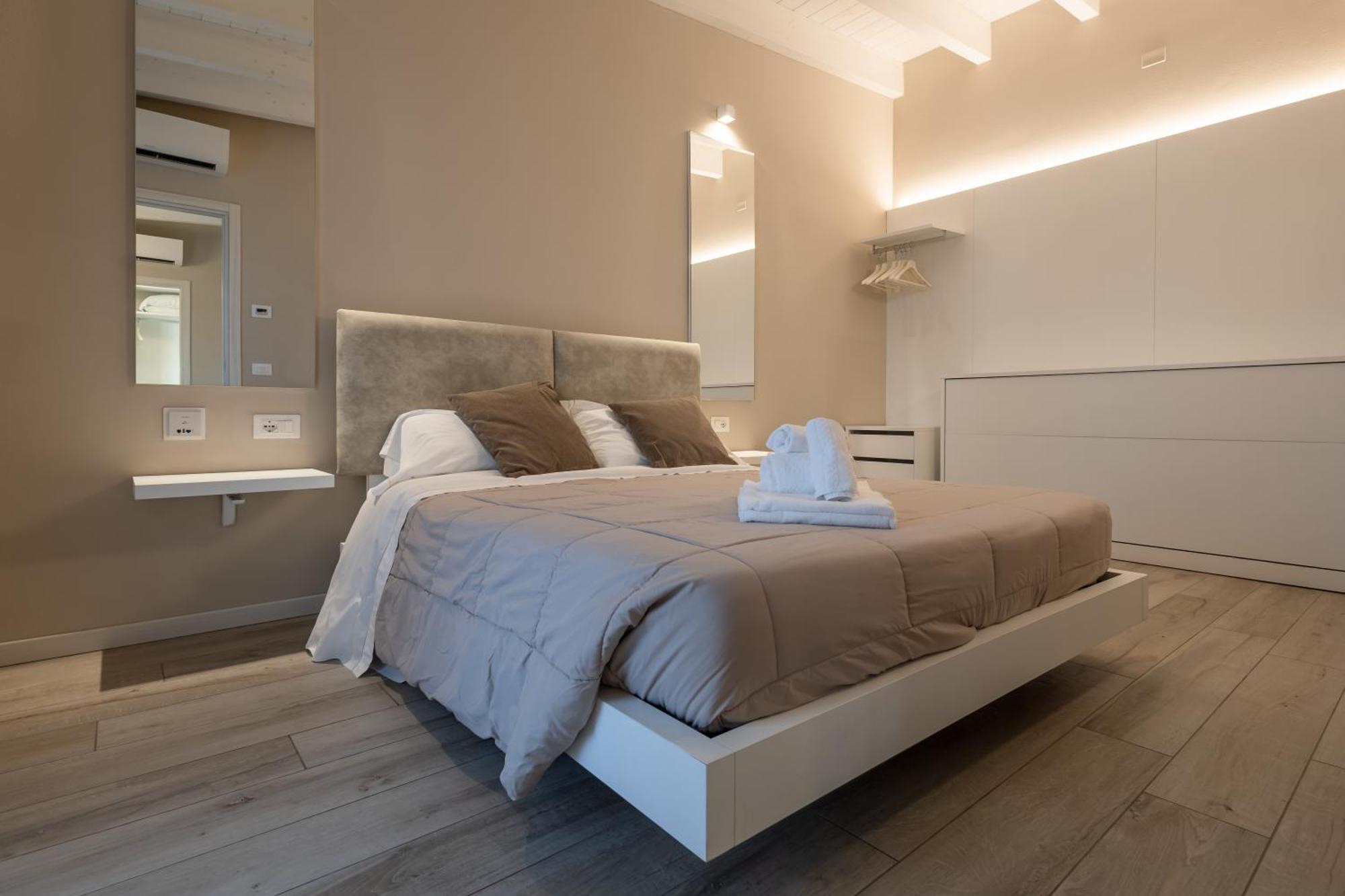 Aurora Aparthotel Пескьера-дель-Гарда Экстерьер фото